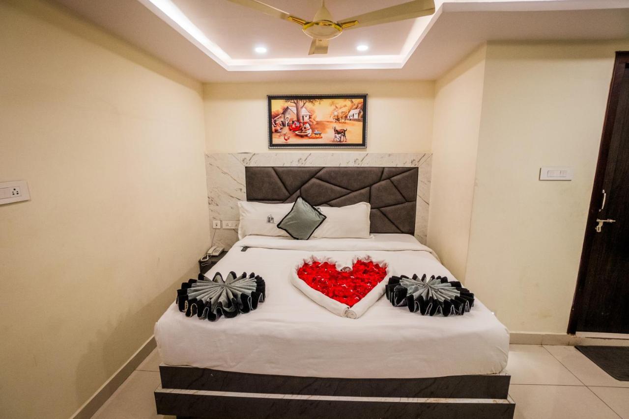 Hotel Parameshwara Luxury Awaits Vijayawada Ngoại thất bức ảnh